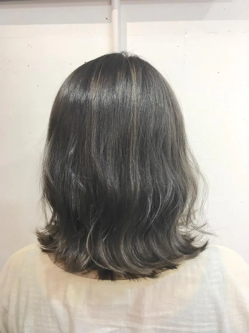 ミディアム カラー グレージュ ハイライトカラー ハイライト ヘアカラー トリートメント ヘアセット yoshi ☆のヘアスタイル