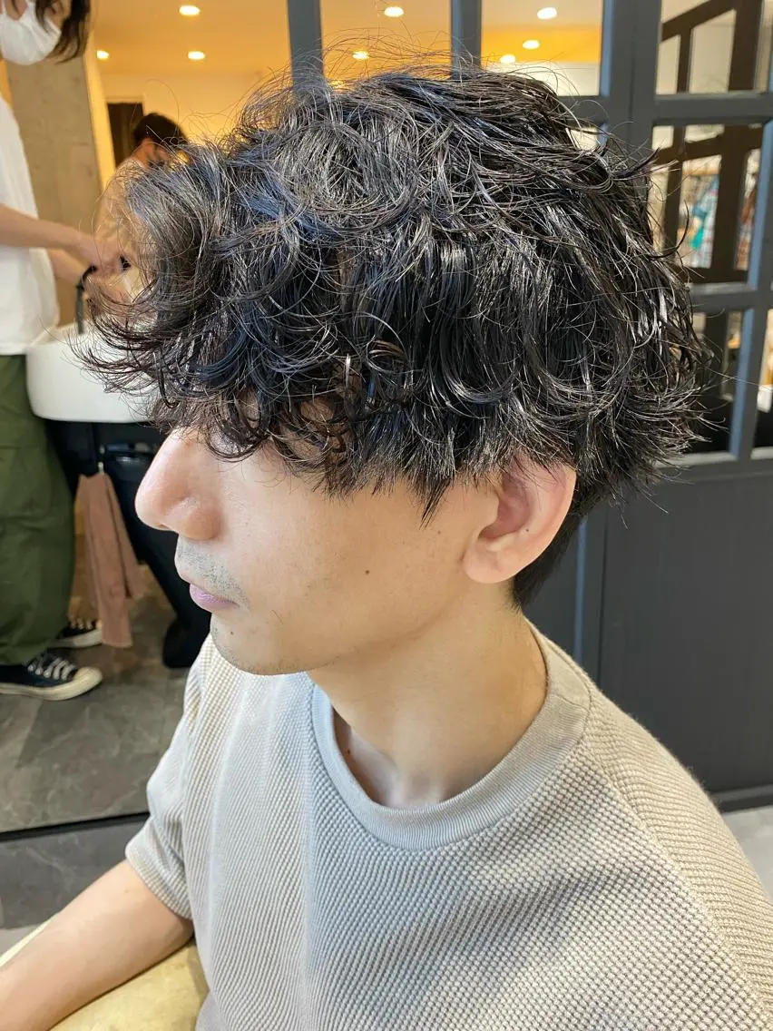パーマ メンズ カット パーマ トリートメント 似合う髪型見つけます AYAKAのヘアスタイル