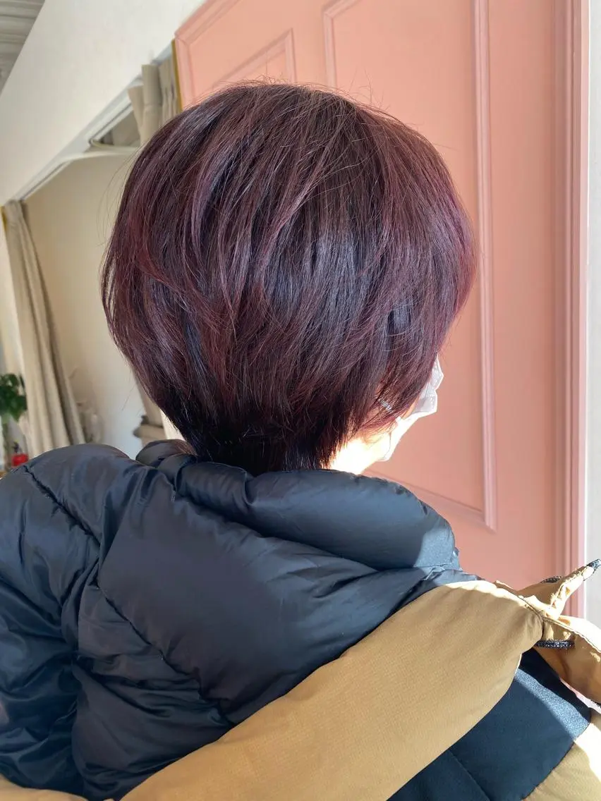 ショート ヘアカラー 梛木 唯のヘアスタイル