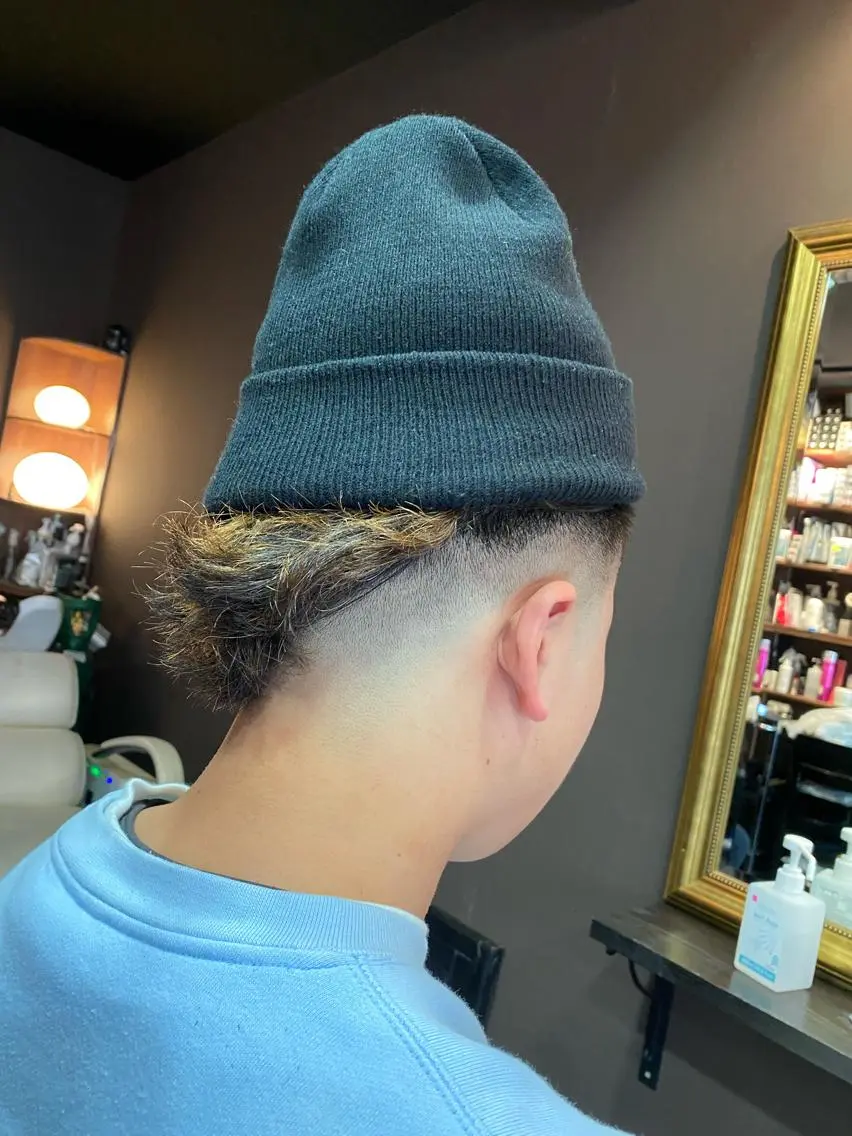 カラー パーマ メンズ フェードカット メンズパーマ スキンフェード メンズサロン AXLのヘアスタイル