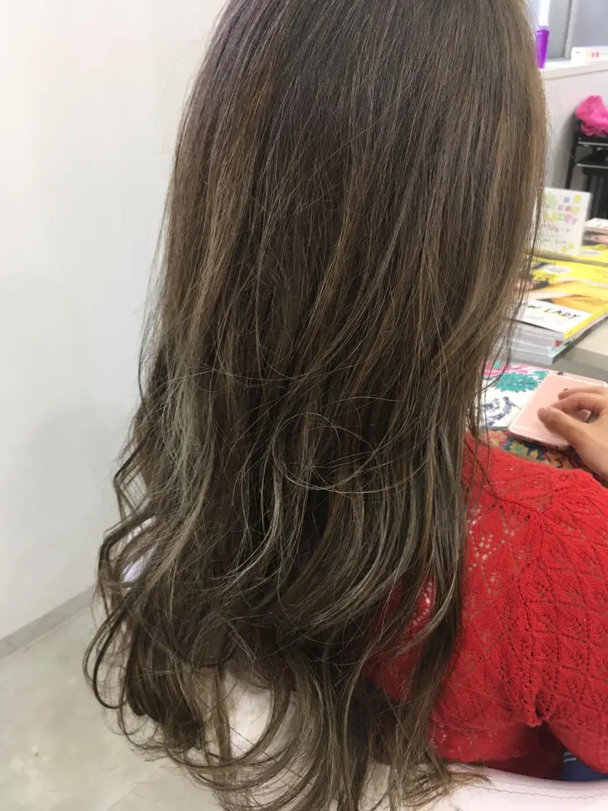 ロング カラー 髪質改善 中川　翔のヘアスタイル