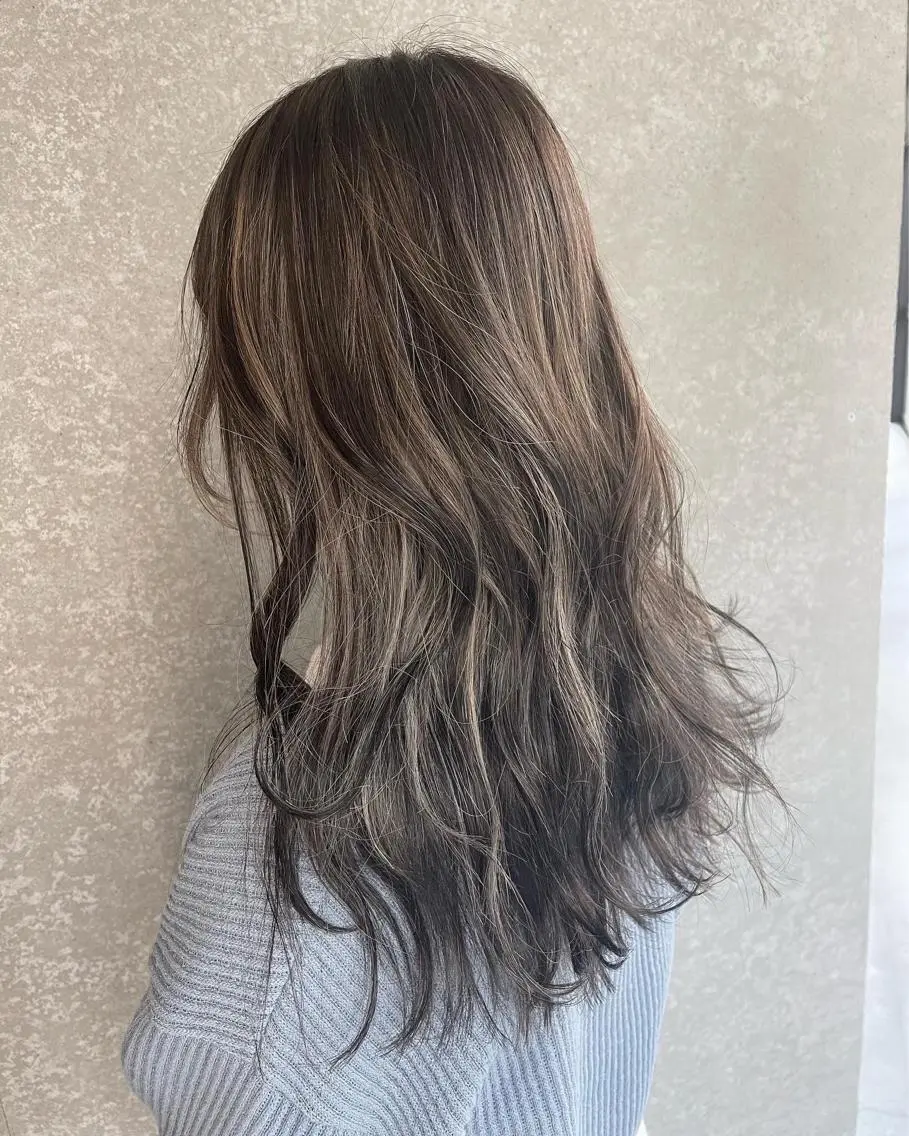セミロング ハイライト カット パーマ トリートメント 韓国式パーマ🔥 ブリーチ🔥TOMOのヘアスタイル