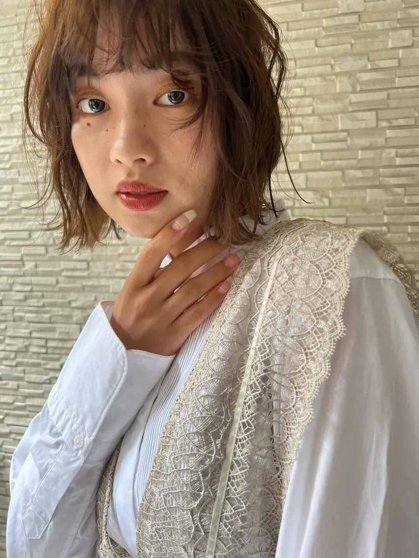 ミディアム カラー ヘアアレンジ レイヤーカット 白髪ぼかし 🔥イワイコウキのヘアスタイル