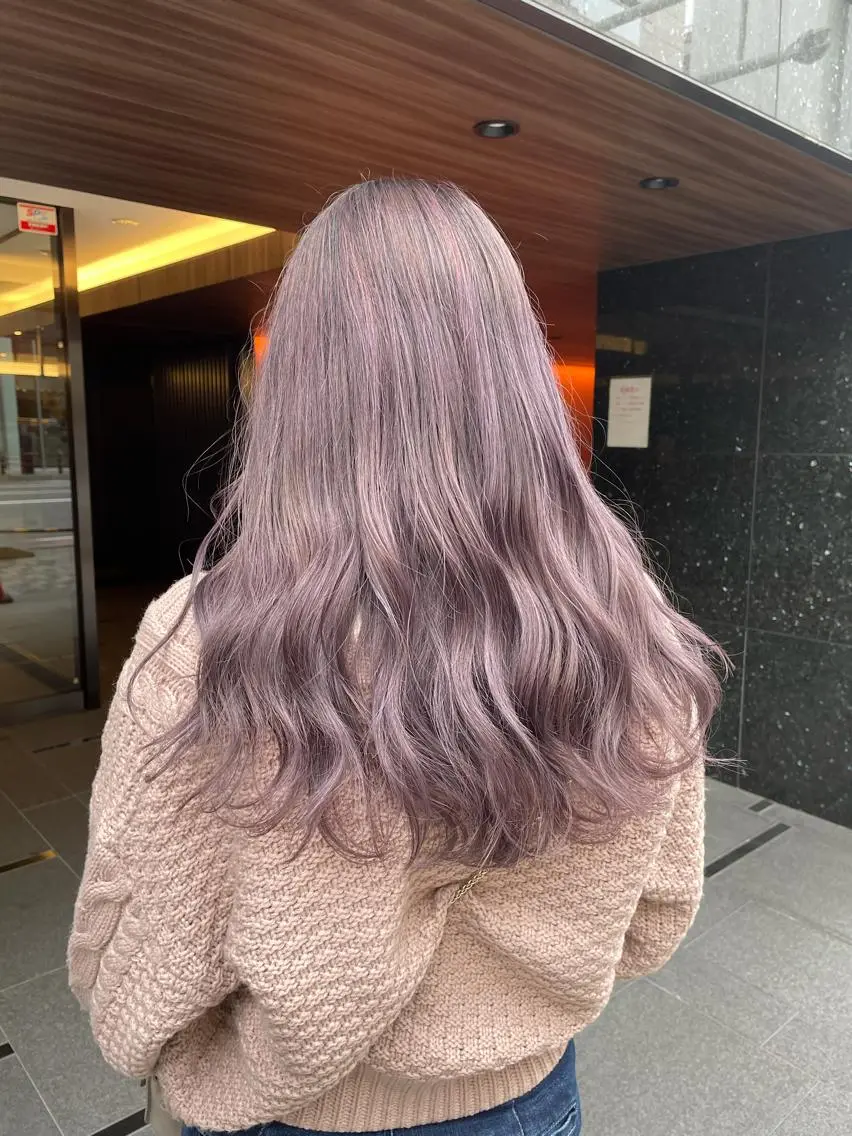ミディアム カラー レイヤーカット 西村あきやのヘアスタイル