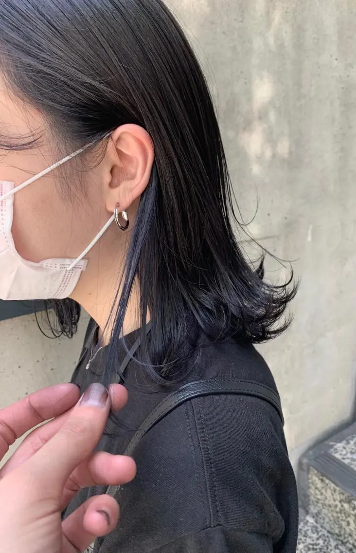 ミディアム カラー レイヤーカット 西村あきやのヘアスタイル