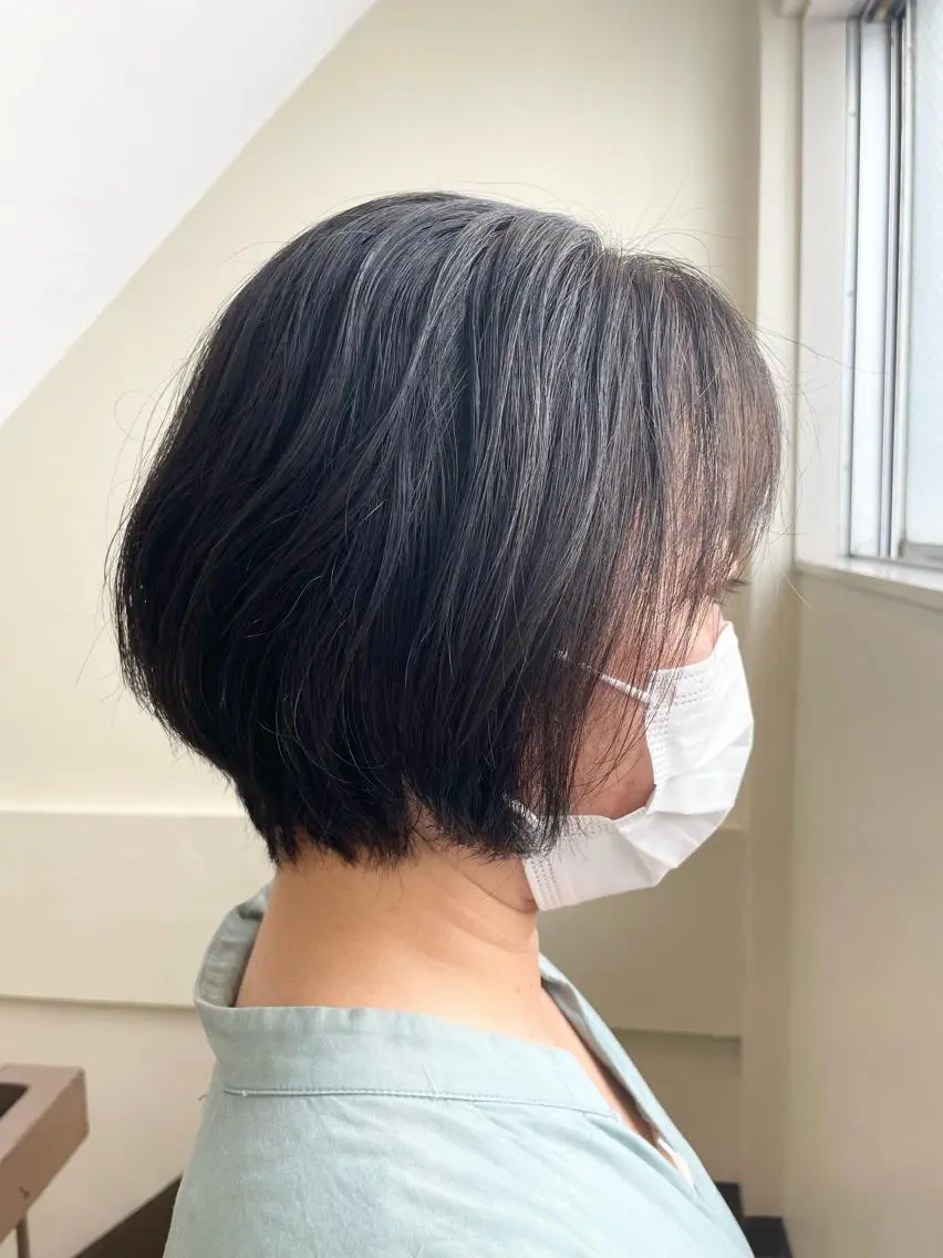ショート 西宮ハイトーンカラー ひらり💜のヘアスタイル