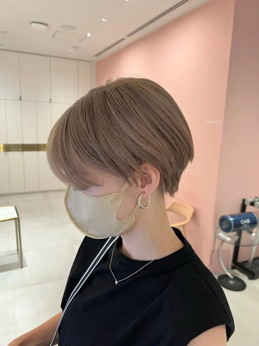 ショート カラー ベージュカラー 透明感カラー グレージュ ボブ ヘアカラー トリートメント ヘアセット レイヤー専門家 ダブルカラー修のヘアスタイル