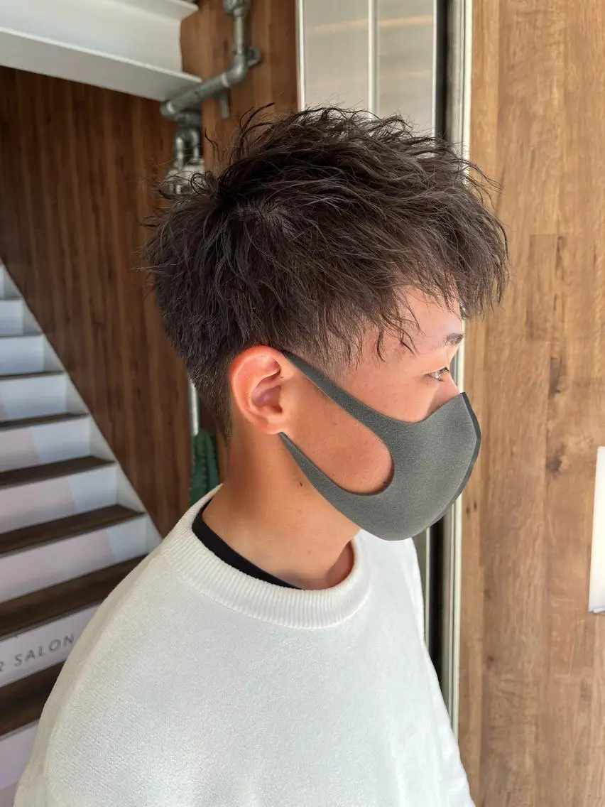 ショート カラー パーマ メンズ アップバング フェードカット メンズハイライト メンズ韓国風 マッシュ カット ヘアカラー パーマ トリートメント ヘッドスパ AVANCE.難波 店長 松元のヘアスタイル