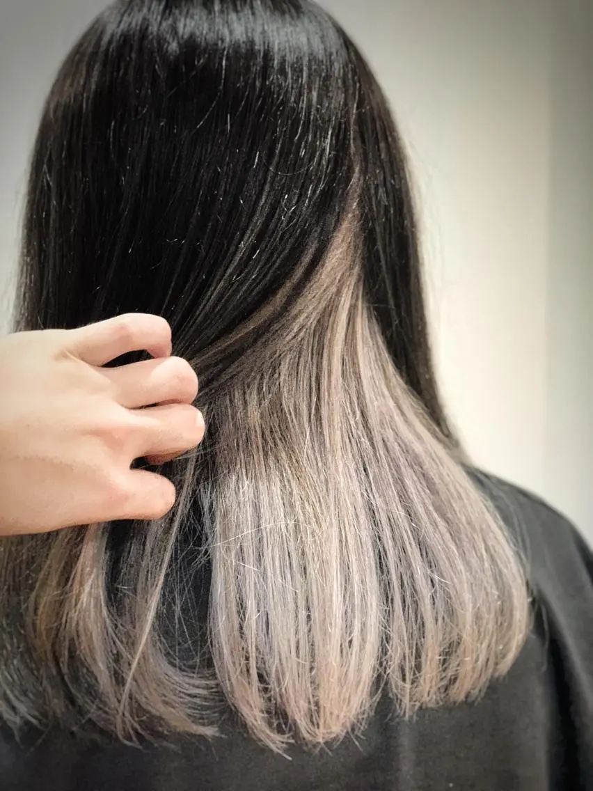 ミディアム カラー ベージュカラー インナーカラー ホワイトベージュ カット特化美容師 齋藤桐のヘアスタイル