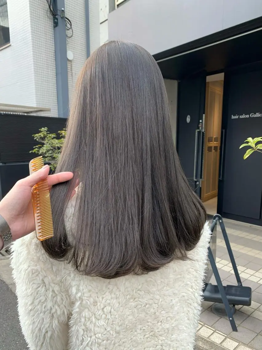 セミロング カラー グレージュ オリーブグレージュ オリーブグレー チバ タクミのヘアスタイル