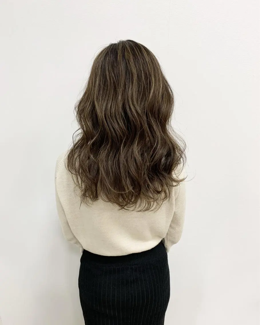 ロング カラー ハイライトカラー ハイライト レイヤー×縮毛矯正 深見 拓のヘアスタイル