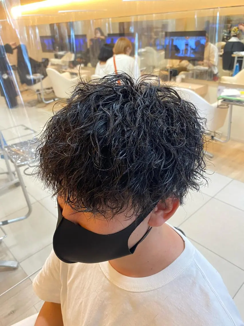 ショート パーマ メンズ マッシュ メンズパーマ メンズツイストパーマ スパイラルパーマ ツイストパーマ 塩谷黎✨イルミナ カラーメンズパーマ✨のヘアスタイル
