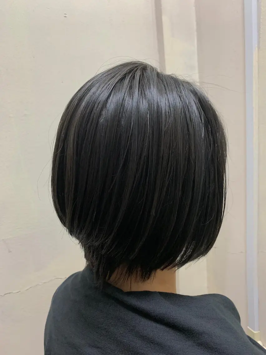 ショート カラー 黒髪 ブルーカラー ブルーブラック ボブ カット ヘアカラー 村上 吉斗のヘアスタイル