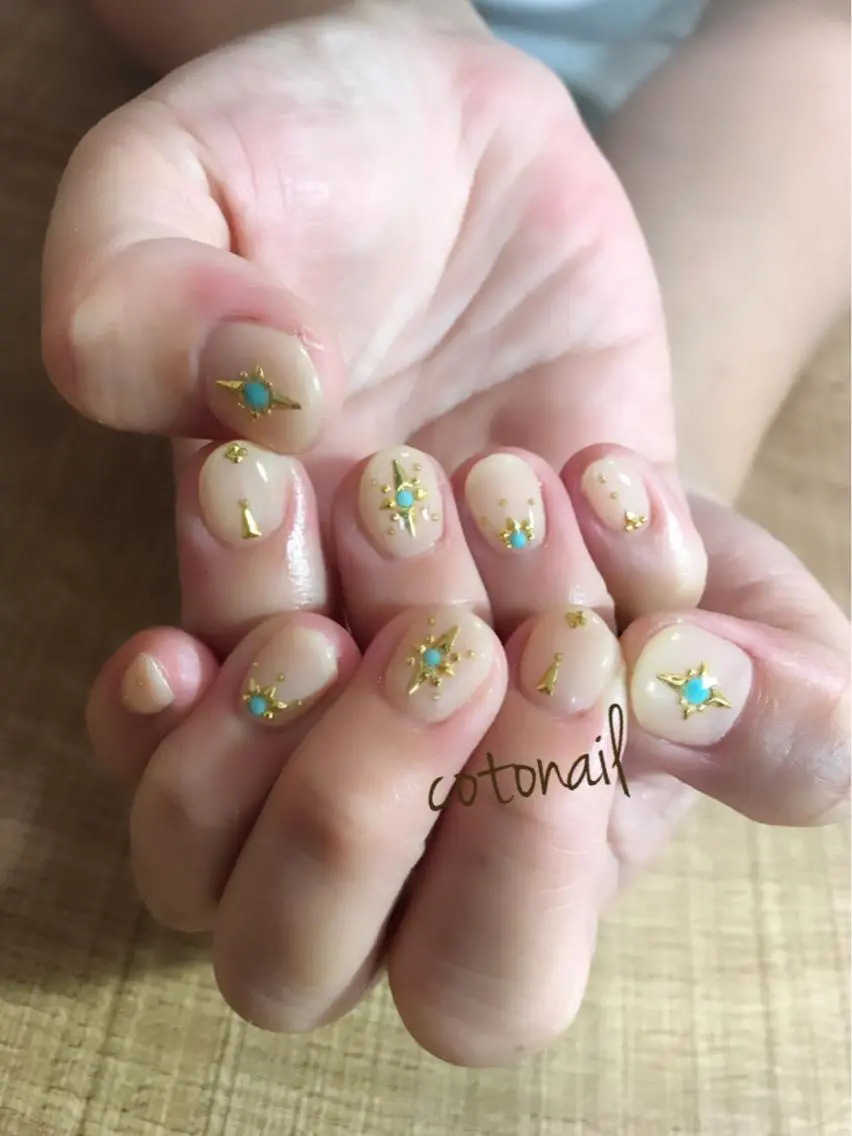 ショート ネイル ツメトマツゲ .のネイルデザイン