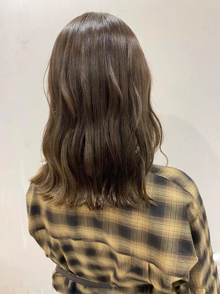 ミディアム カラー 田谷 夏生のヘアスタイル