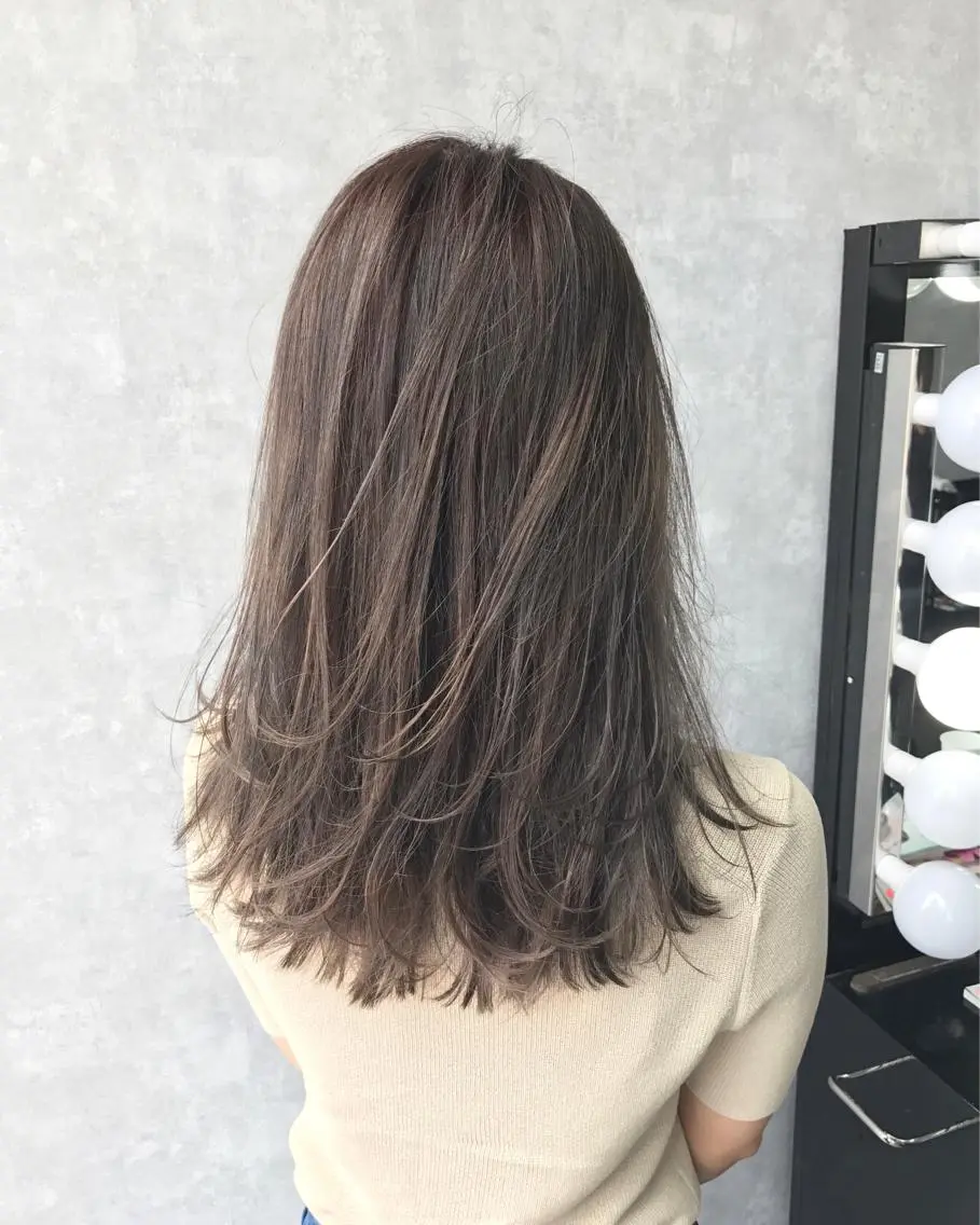 セミロング カラー グレージュ TOMOYA/ ショート、レイヤーのヘアスタイル