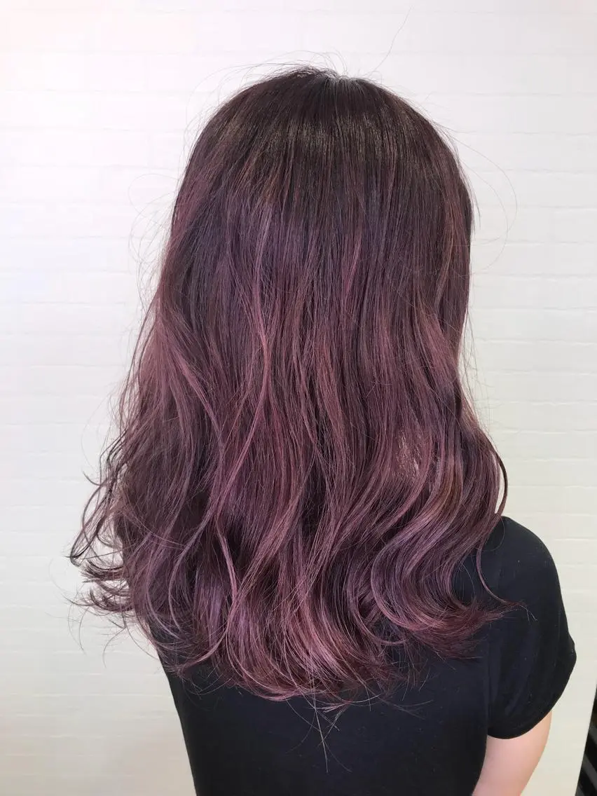 ロング カラー ピンクカラー 岡本 智次のヘアスタイル