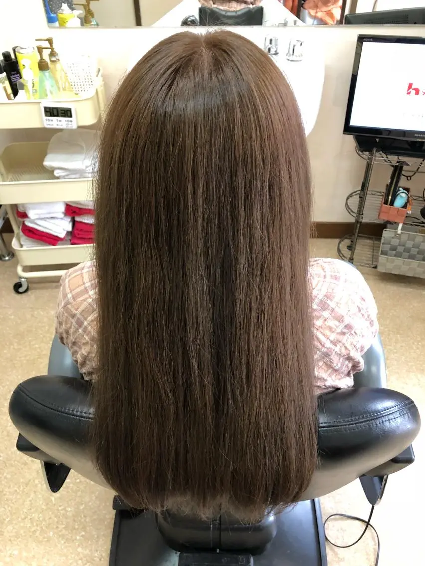 ロング カラー 石塚 浩のヘアスタイル