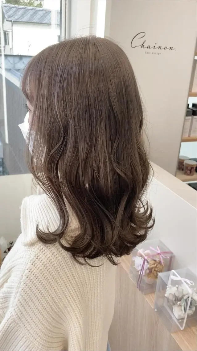 セミロング ボブ 髪質改善 韓国風ヘア サイドバング 外ハネヘア カット ヘアカラー トリートメント Chainon 山中 拓也のヘアスタイル