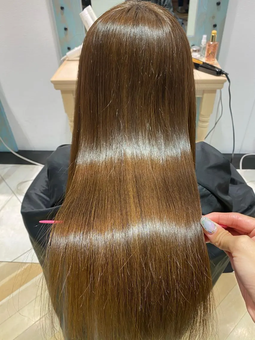 ロング カット ヘアカラー 縮毛矯正 トリートメント 髪質改善 縮毛の達人 矢井由真のヘアスタイル