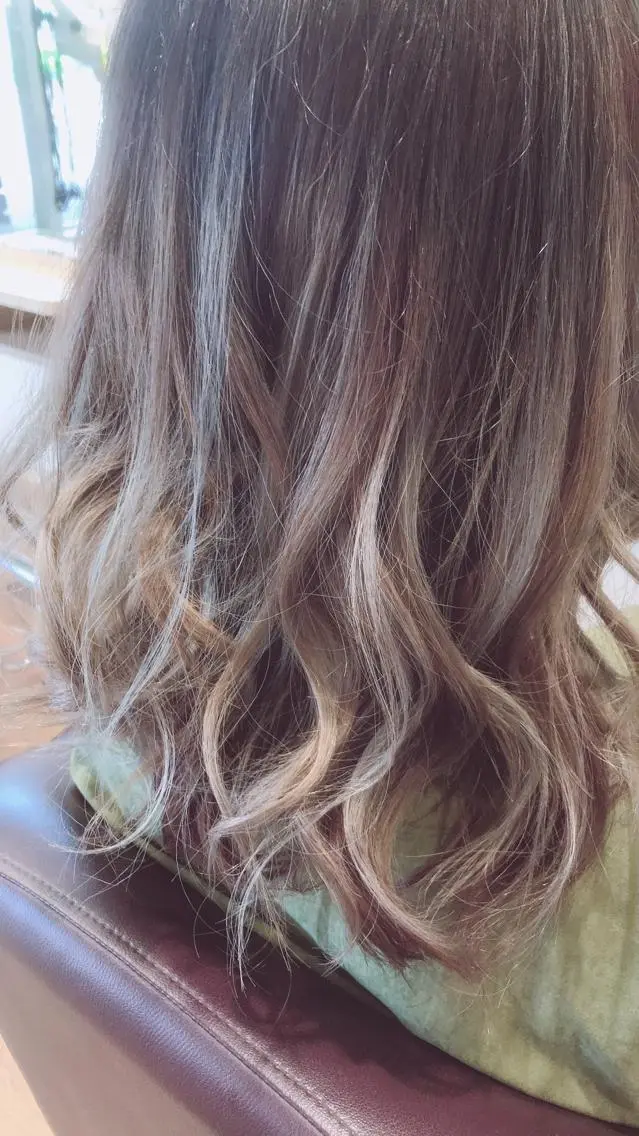 ロング 石丸 智英のヘアスタイル