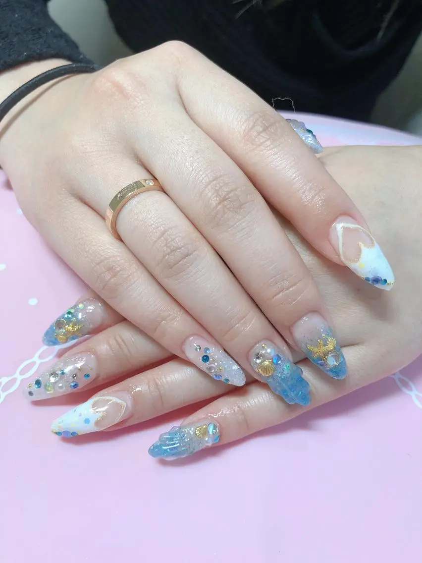 ミディアム ネイル ハンドネイル 《LB》ラブリエ Nail&eyeのマツエク・マツパデザイン