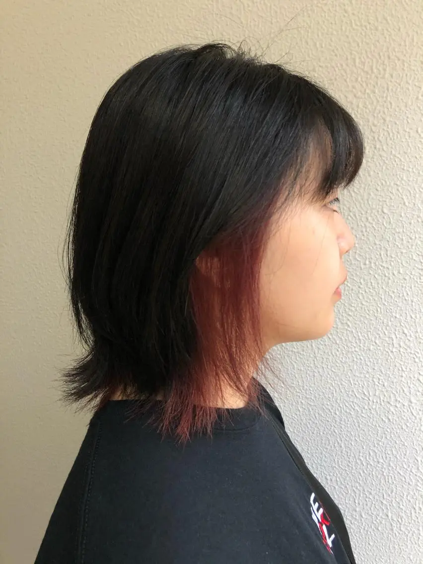 セミロング カラー カシス ピンクカラー カット ヘアカラー トリートメント くまがい みゆ【edge.】のヘアスタイル