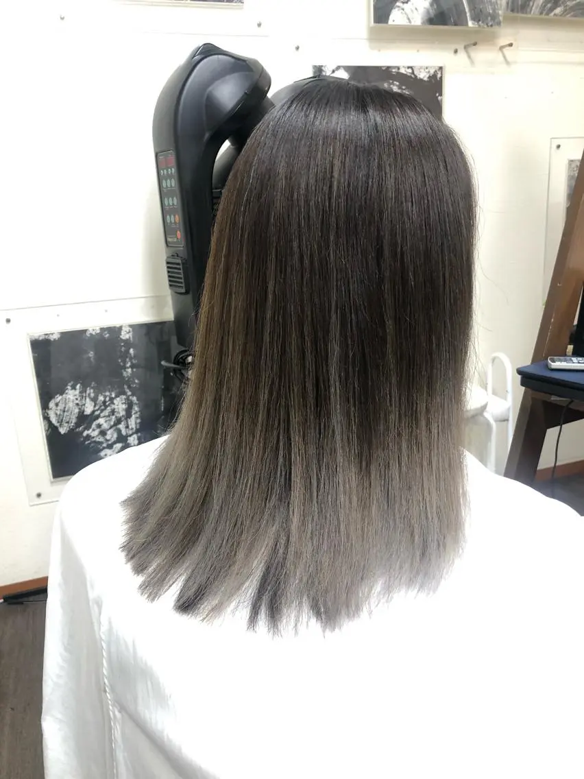 ミディアム カラー グラデーションカラー 山本 雅由のヘアスタイル