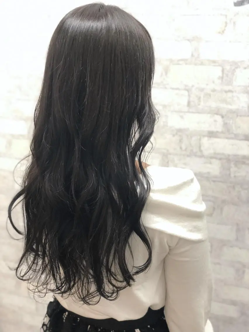 ロング カラー ダークグレー kei_____ SALOWINのヘアスタイル