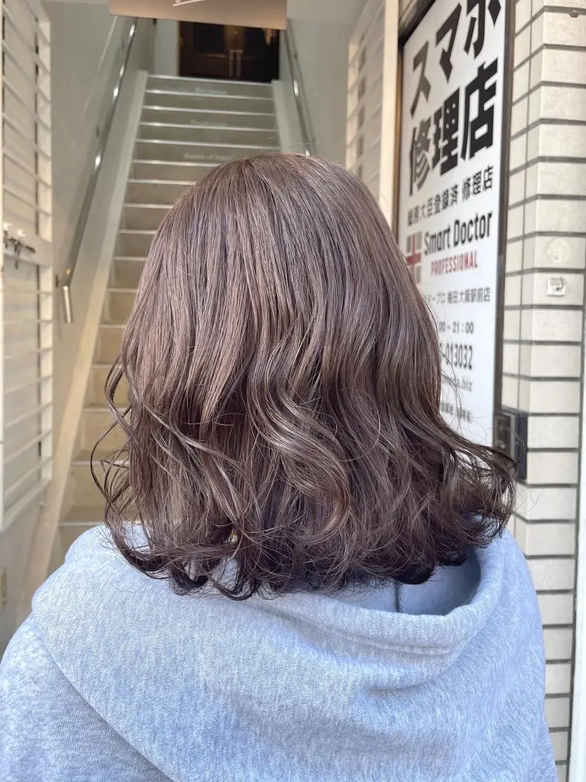 ミディアム カラー ヘアカラー 梅田美容室 山崎海波のヘアスタイル