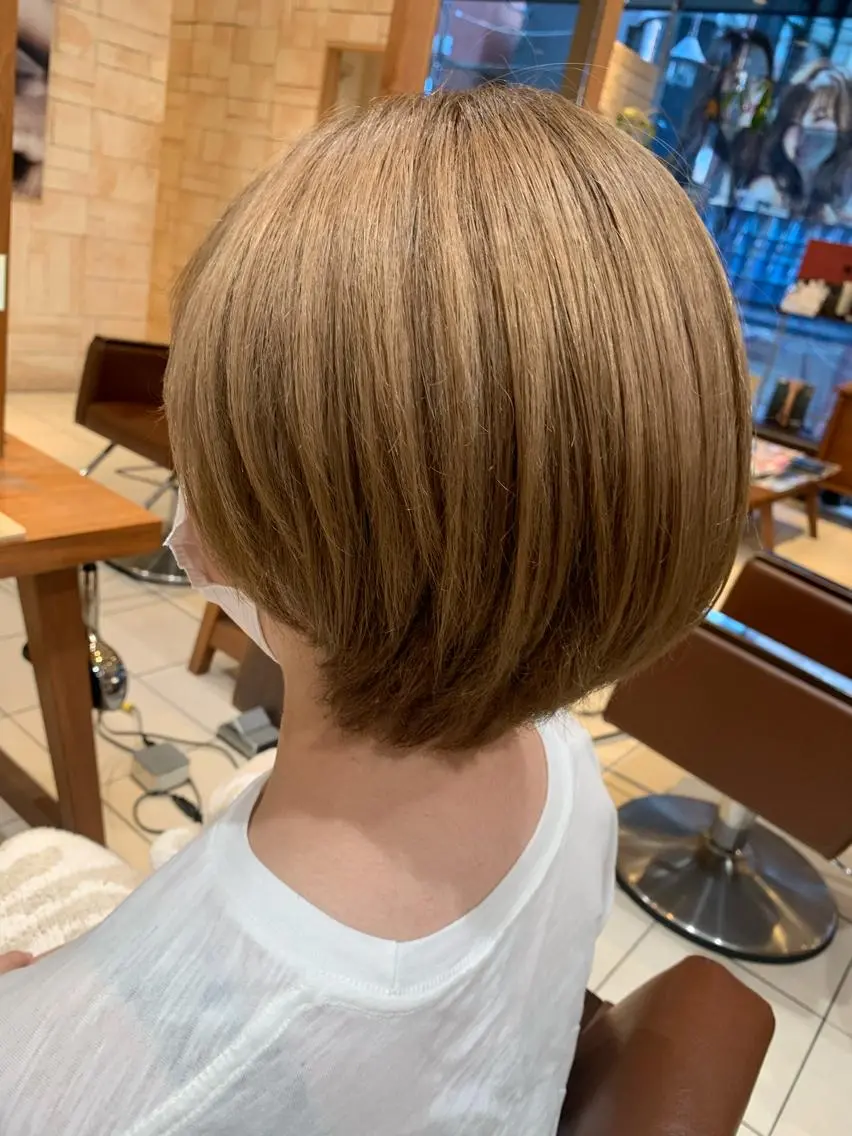 ショート カラー ベージュカラー ミルクティーベージュ ヘアカラー トリートメント ハイトーンカラー🩵 耳ツボジュエリー👂のその他イメージ