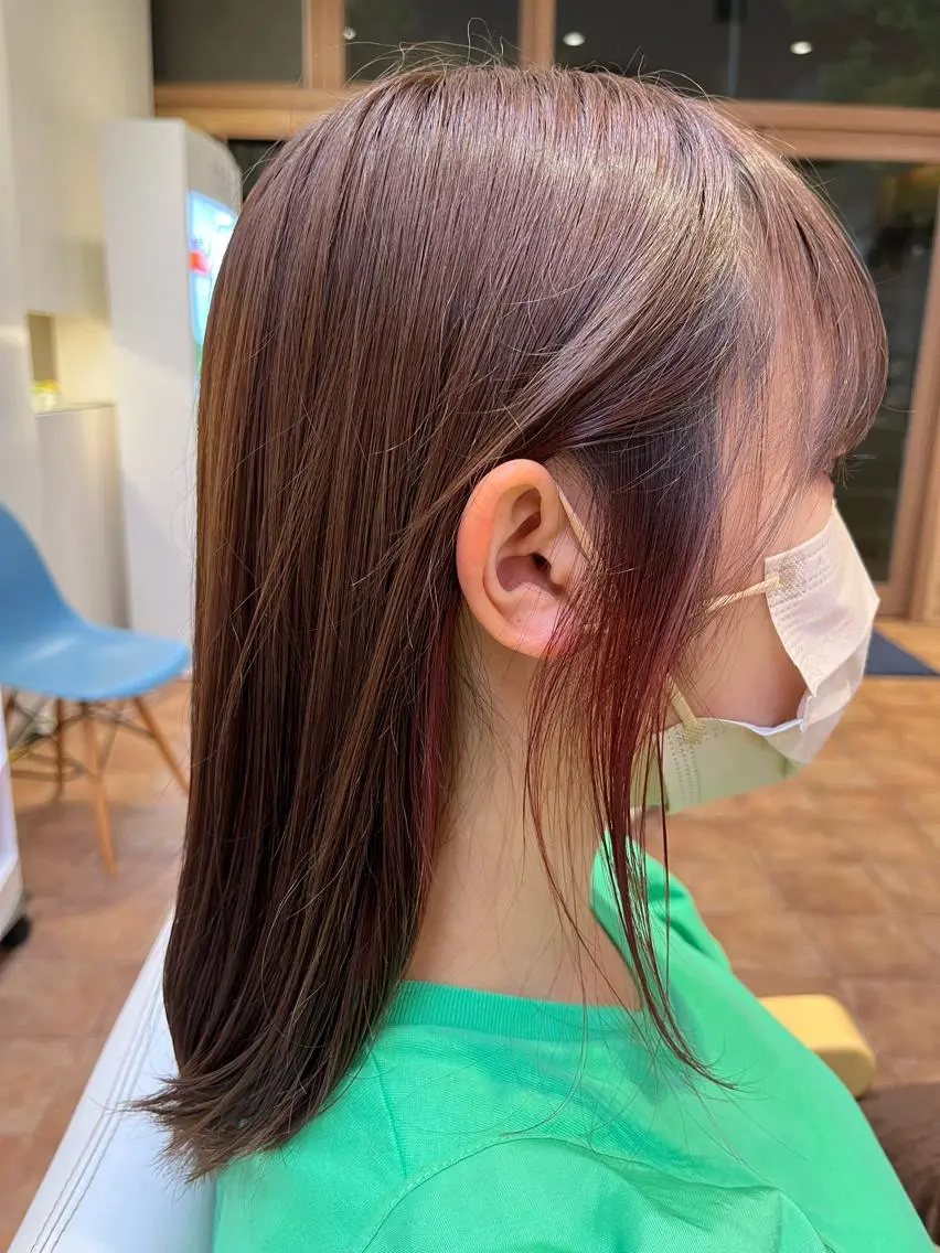 カラー アッシュ ベージュカラー ピンクカラー イオカ ヒトミのヘアスタイル