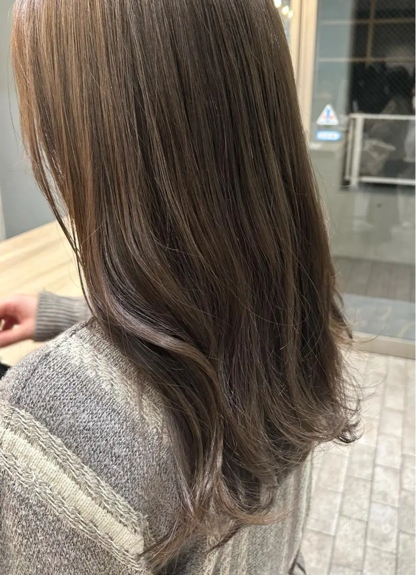 ロング カラー 浅倉栞 /透明感カラーのヘアスタイル