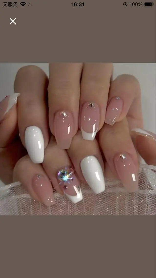 ネイル ハンドネイル MoonNail ユリ🌸のネイルデザイン