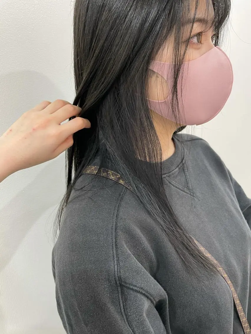 ロング カラー akane .のヘアスタイル