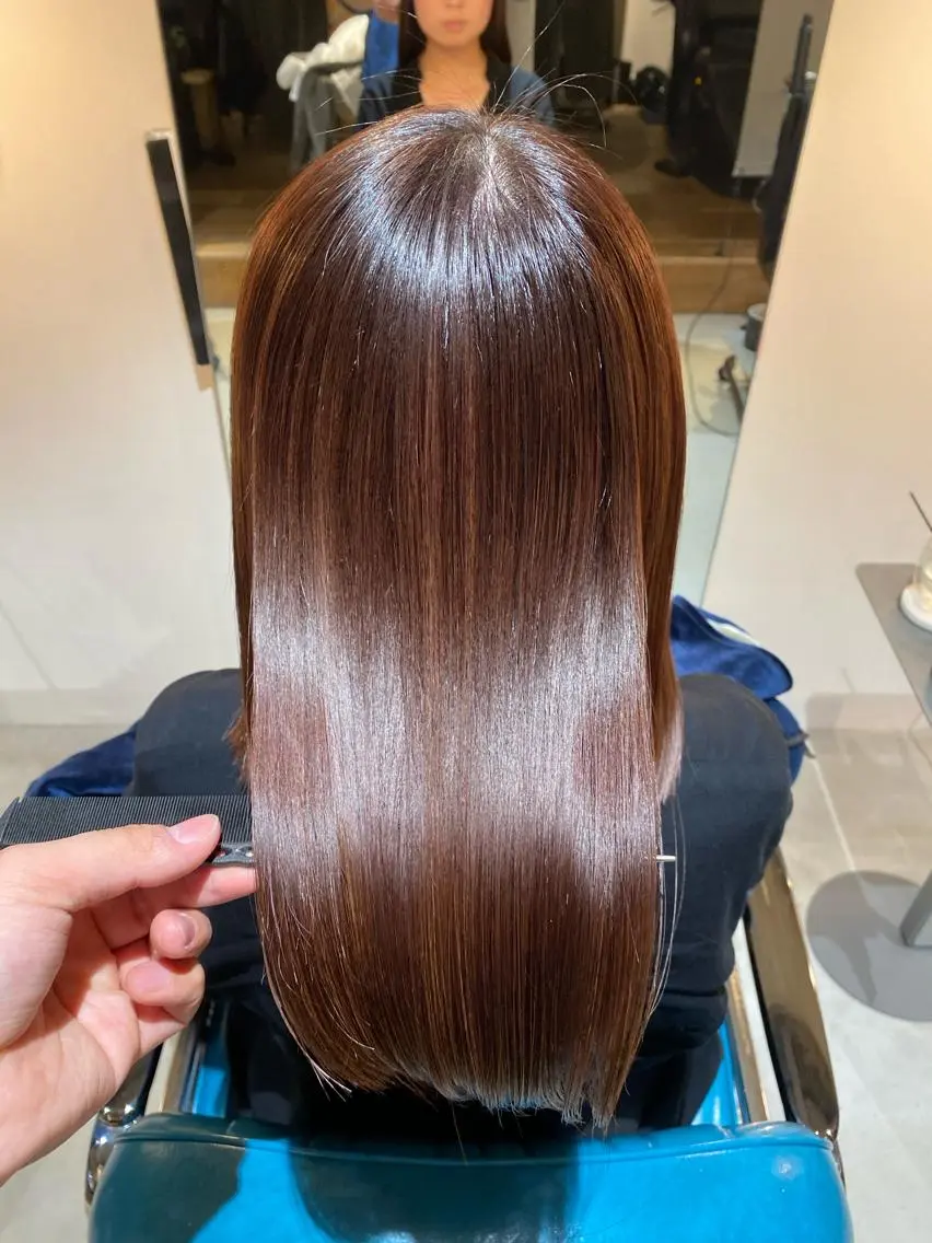 セミロング 必ず笑顔で帰っていた だきます!安田祐貴のヘアスタイル