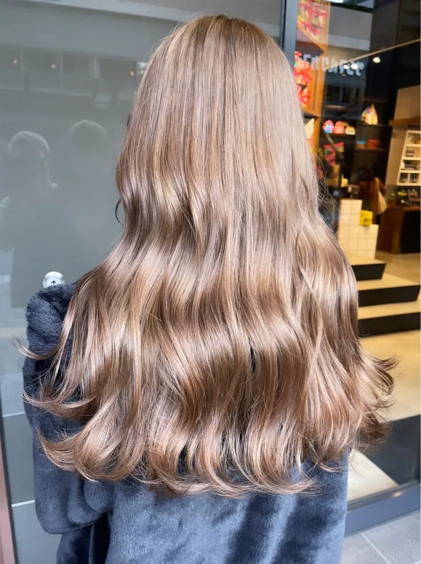 ロング カラー 韓国レイヤー×艶髪 ハイトーンRyukiのヘアスタイル