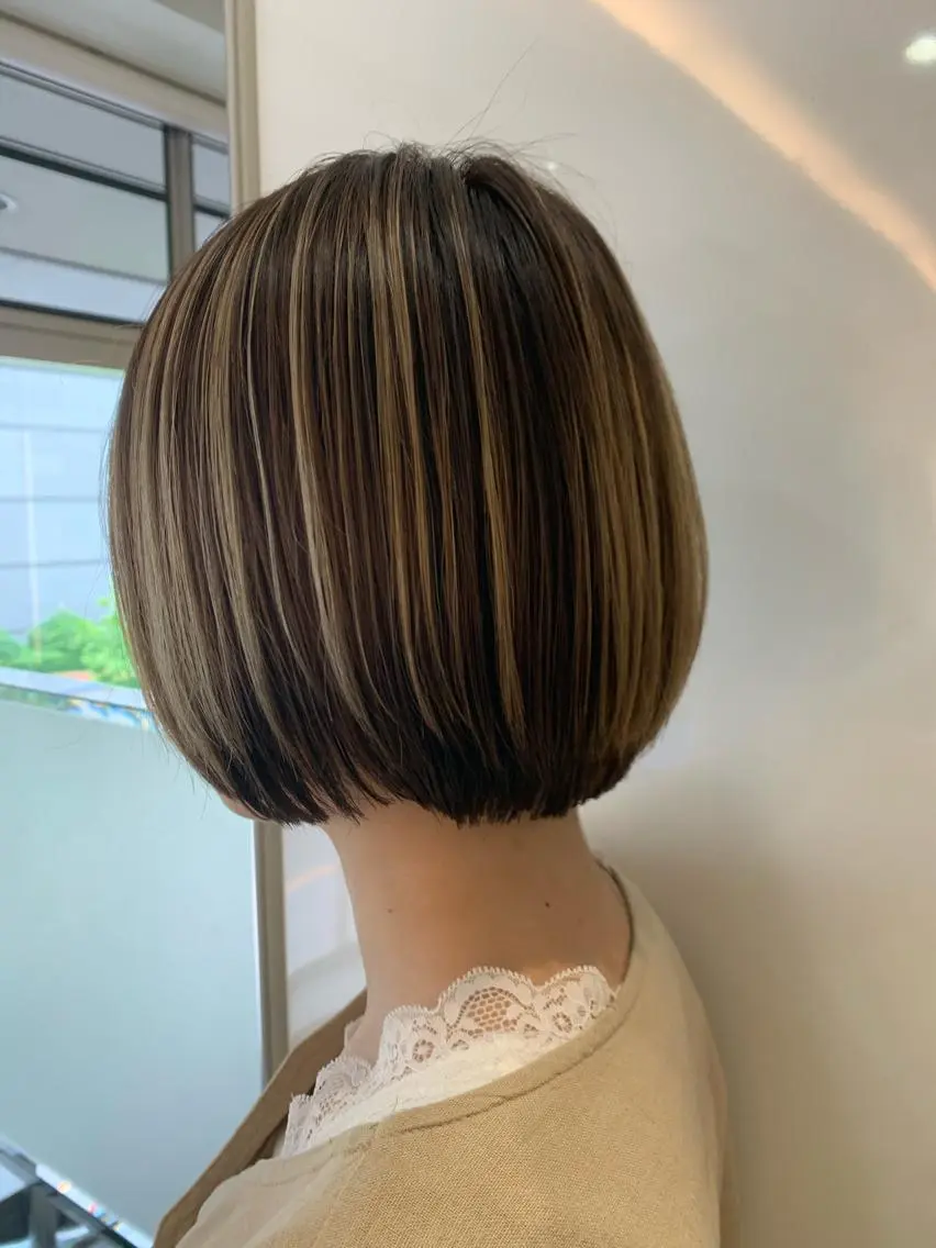 ミディアム ボブ ハイライト 加藤 佑哉のヘアスタイル