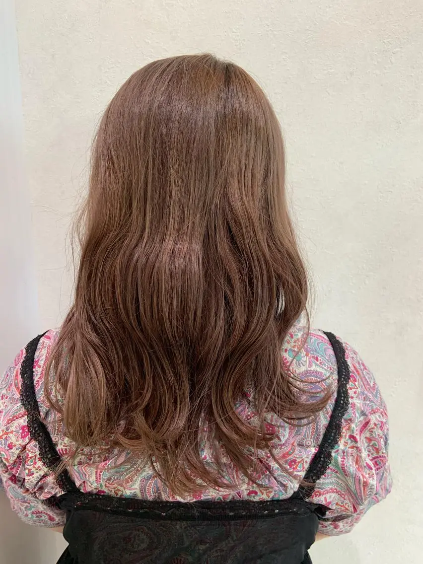 ロング カラー パーマ ヘアアレンジ ハイトーンカラー🤍 山下 優華のヘアスタイル