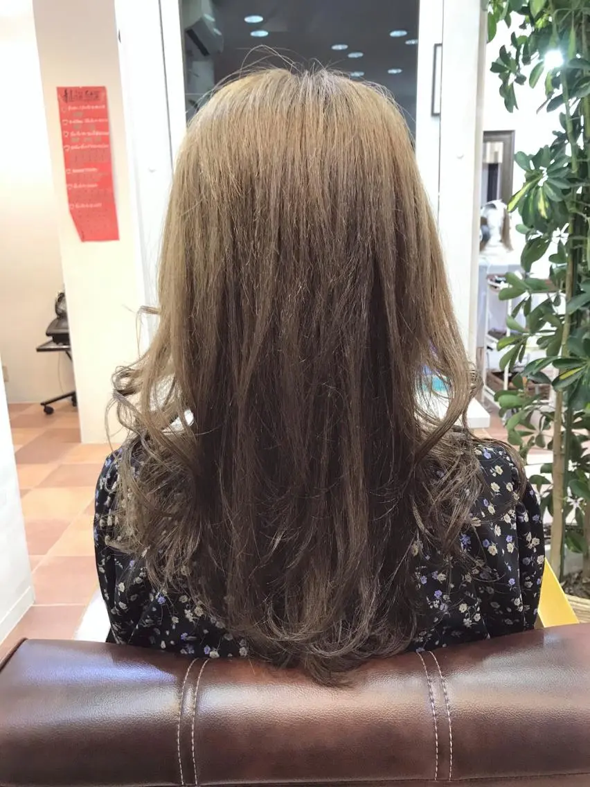 セミロング ヨシンモリ 韓国風ヘア 大澤 唯のヘアスタイル