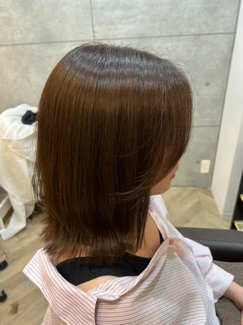 セミロング カラー カット ヘアカラー レイヤー 髪質改善 fiti横須賀中央のヘアスタイル