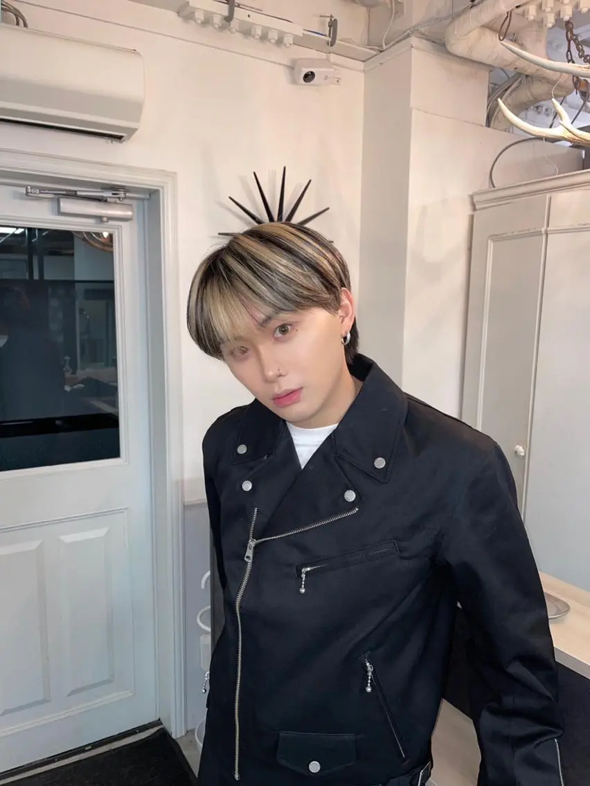 ショート ハイライト 韓国風ヘア カット トリートメント ヘッドスパ ヘアセット 羽エクステ/ブリーチ ⭐️KENJI⭐️のヘアスタイル
