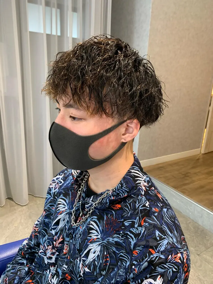 ショート パーマ ヘアアレンジ メンズ メンズパーマ ツイストスパイラルパーマ 波巻きパーマ スパイラルパーマ メンズパーマ職人 加藤 弘貴のヘアスタイル