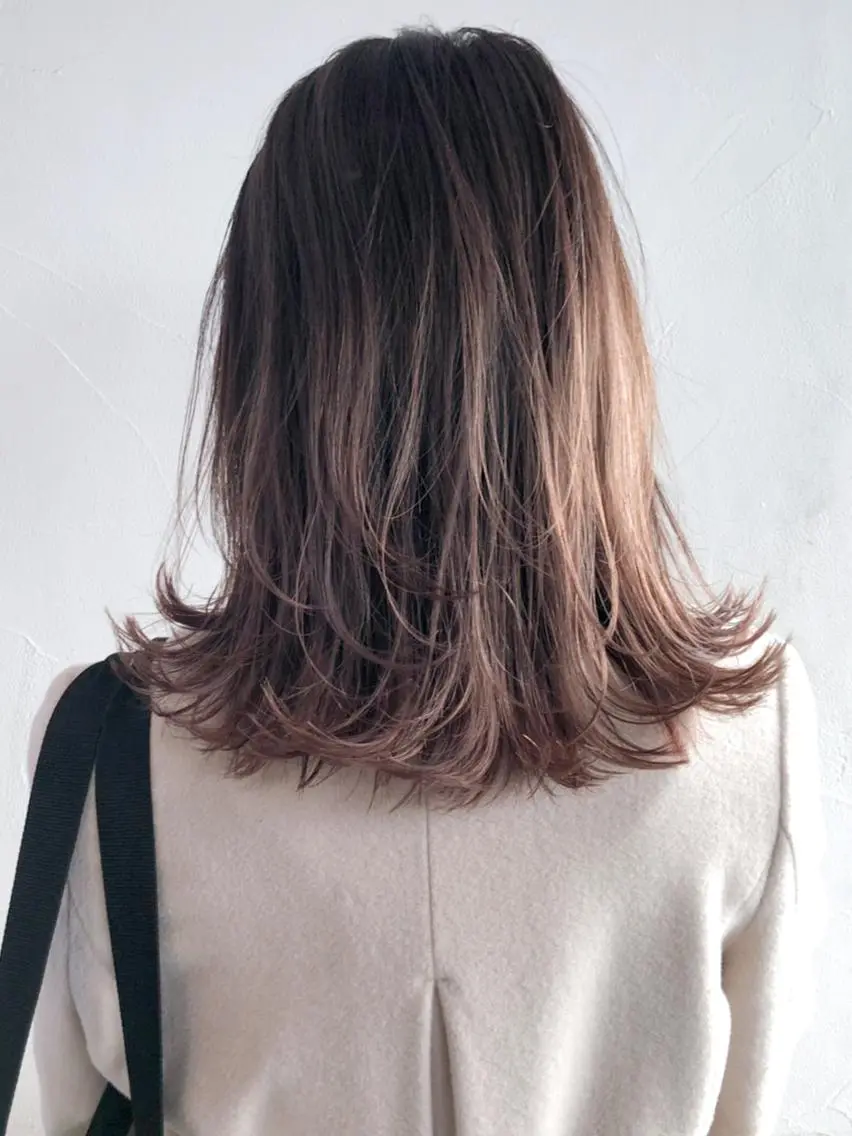 ミディアム カラー パーマ ヘアアレンジ グレージュ ハイライトカラー ピンクカラー ハイライト ITbyALBUM 浦和店のヘアスタイル