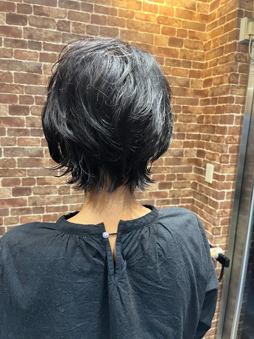 ミディアム カラー パーマ ヘアアレンジ メンズ キッズ ネイル マツエク・マツパ アイブロウ ミディアムパーマ メンズハイライト メンズパーマ ブラウンカラー ケアカラー 久木原 ゆりのヘアスタイル