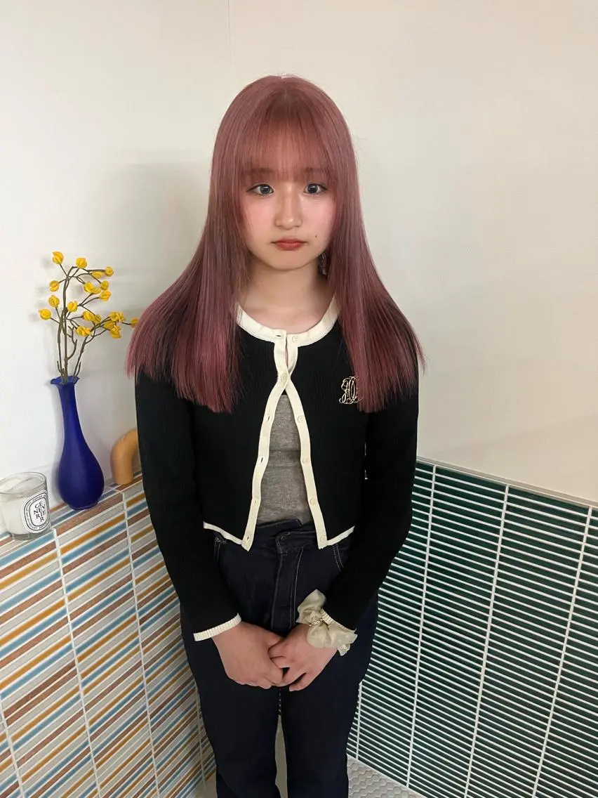 セミロング カラー ブリーチ ピンクカラー ヘアカラー トリートメント 🩷ハイトーン透明感 レイヤー🩷ユリカのヘアスタイル