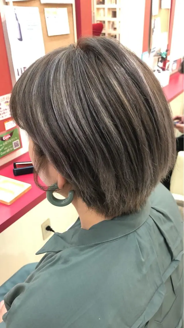 カラー ハイライトカラー まさき✂︎ /ブリーチカラーのヘアスタイル