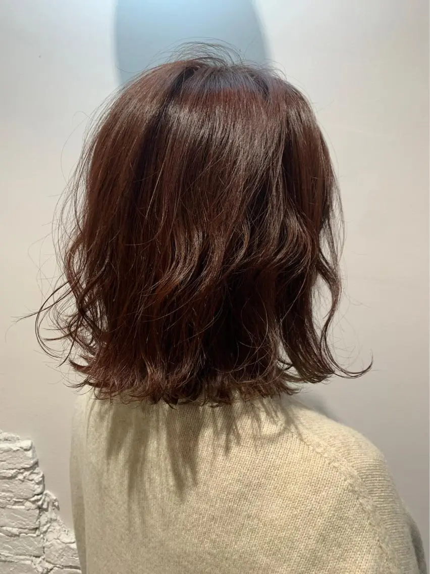 ミディアム カラー オレンジ ボブ 外ハネヘア カット ヘアカラー トリートメント Chlom🌿Top Stylist沖田のヘアスタイル