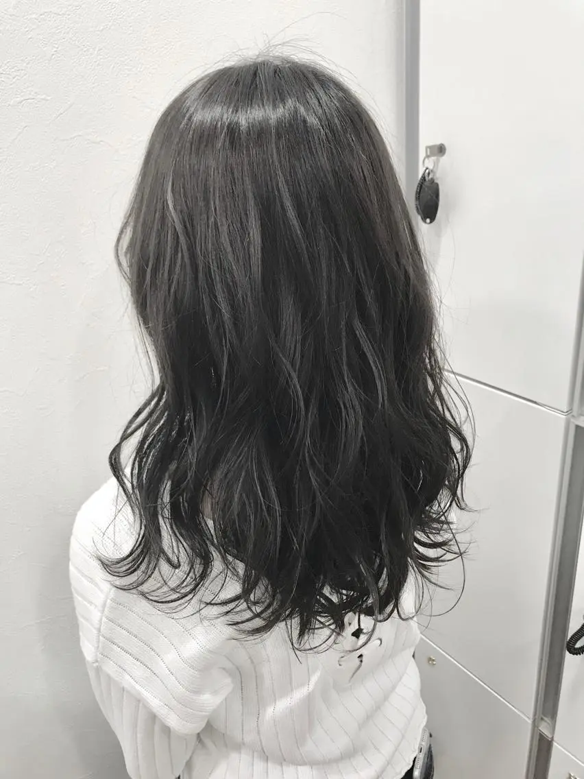 セミロング カラー ダークグレー 髪質改善×METEO 店長 貞松直也のヘアスタイル