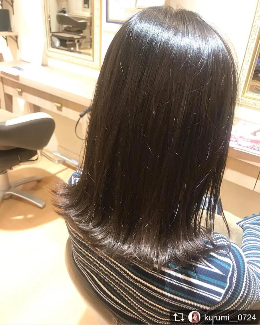 セミロング カラー ヘアアレンジ 白浜 サキのヘアスタイル